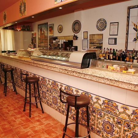 Hostal Cuatro Esquinas エヘア・デ・ロス・カバジェロス エクステリア 写真