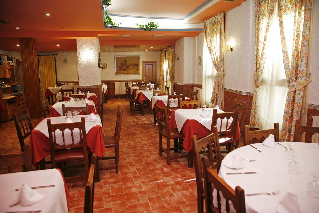 Hostal Cuatro Esquinas エヘア・デ・ロス・カバジェロス エクステリア 写真